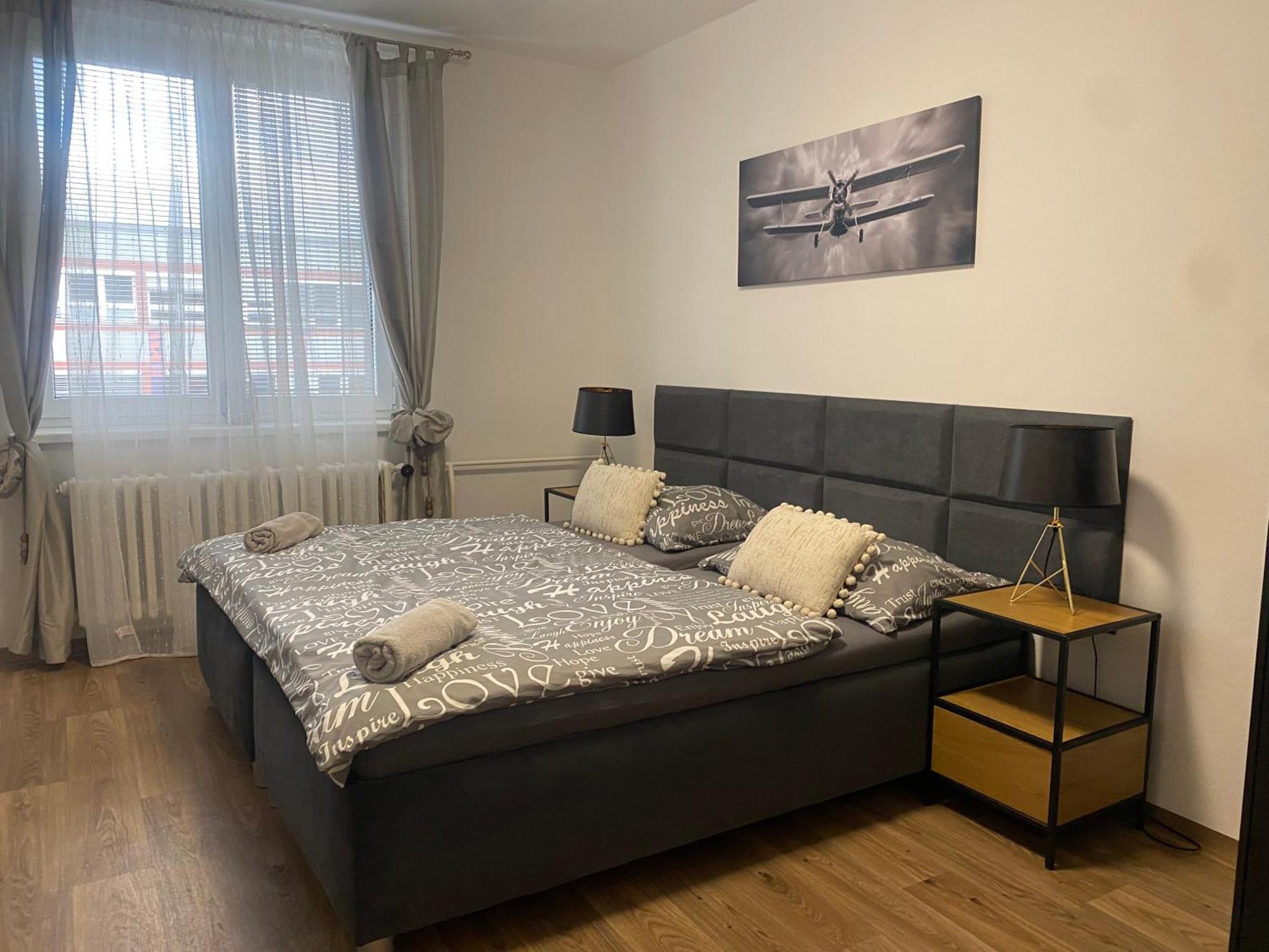 Cerna Ruze - Apartman 3 Плзень Екстер'єр фото