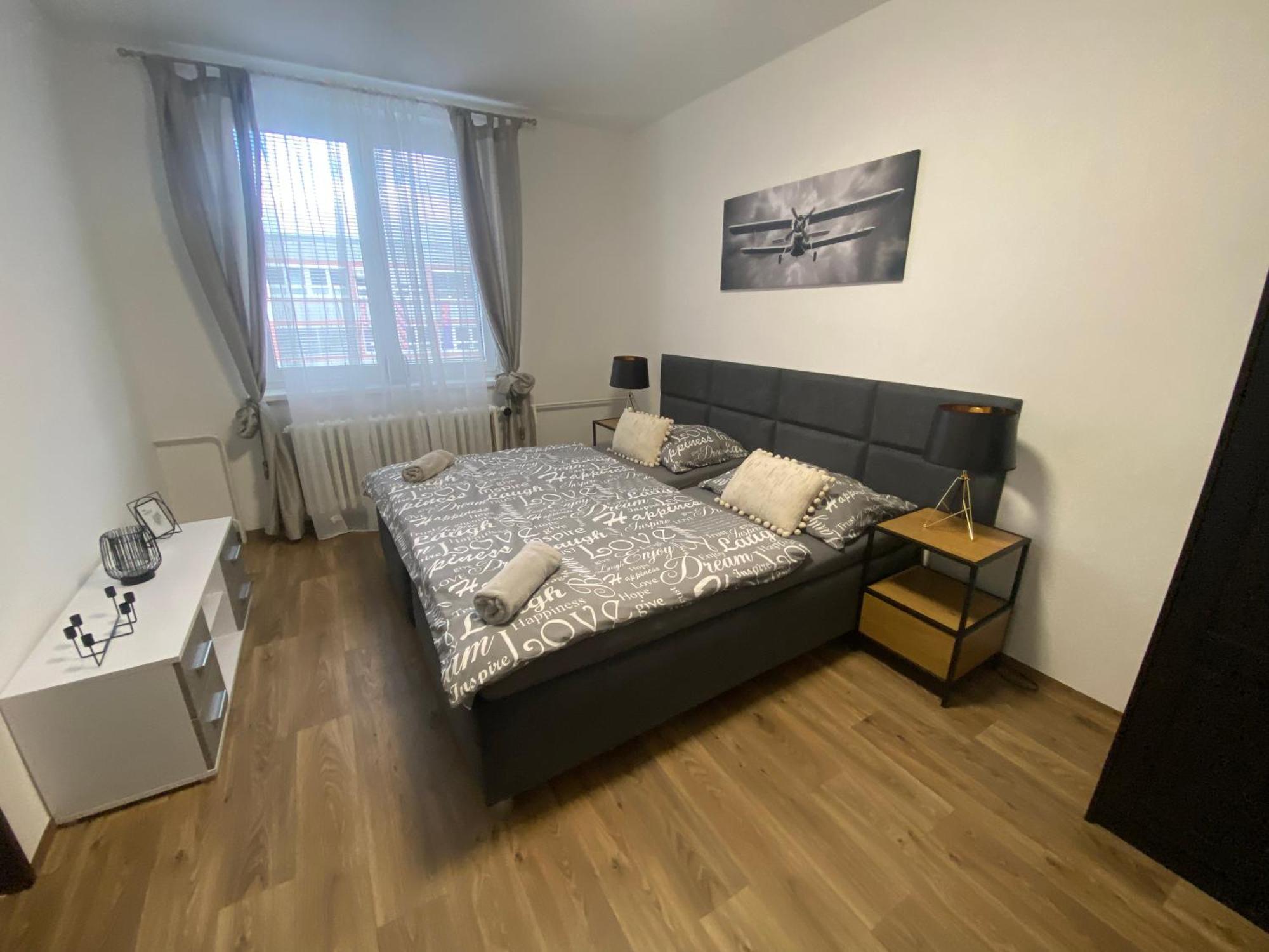 Cerna Ruze - Apartman 3 Плзень Екстер'єр фото